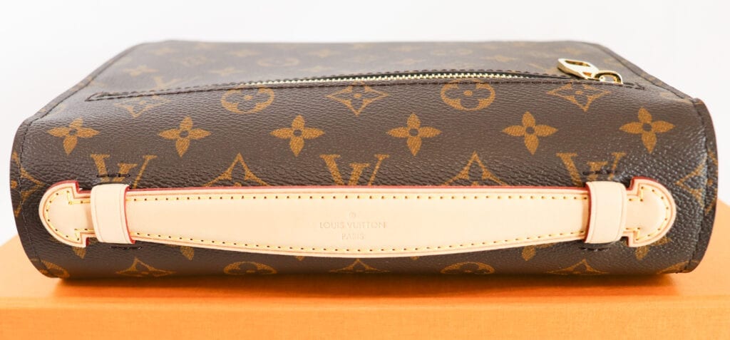 Top Handle of the Louis Vuitton Pochette Metis