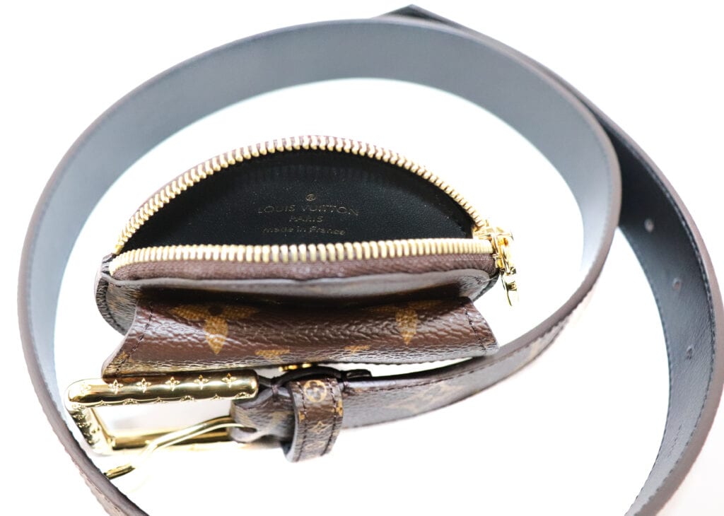Interior of the Small Round Wallet of the Daily Multi Pocket 30mm Belt