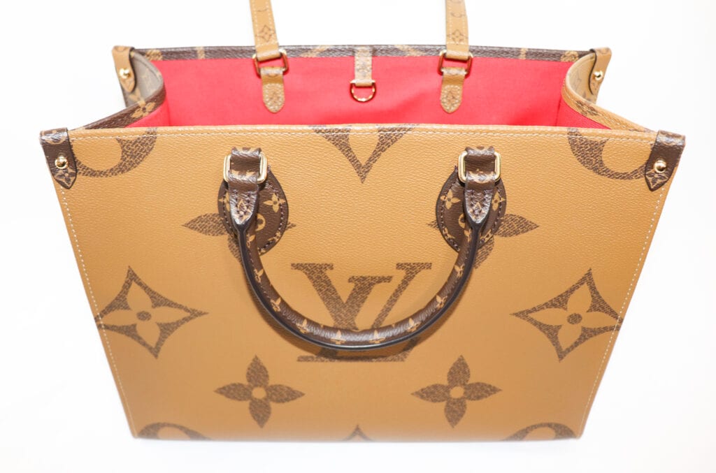 Louis Vuitton OnTheGo MM Handbag Gold Color Hardware Monogram